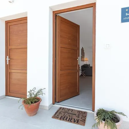 Mirr Appartement Grebaštica